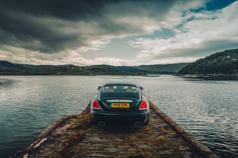  Rolls-Royce Wraith 2016 года  (UK) (фото 4 из 18)